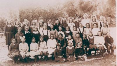 CLAREMONT CENTRAL SCHOOL CLASS 1918 STD V, 1920 STD VII