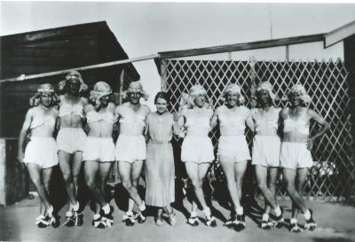 Black and White photograph Kellerberrin Male Chorus line