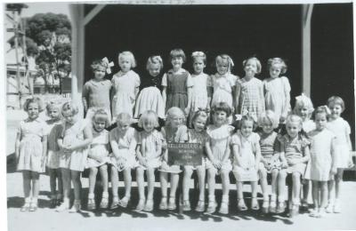 Black and White photograph Kellerberrin School - Infants Class