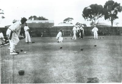 Black and White photograph.  Kellerberrin Bowling Green with participants