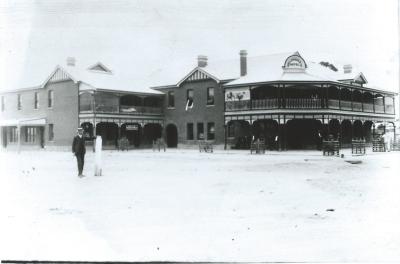 Black and White photograph.  Kellerberrin Hotel.  Massingham Street and Ripper St