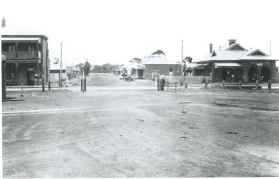 Black and white photograph.  Doodlakine Town