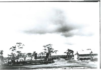 Black and White photograph.  Ripper Street, Kellerberrin.  Hotel on right