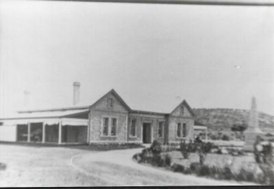 Black and White photograph.  Eastern Districts Memorial Hospital - with soldiers Memorial out front