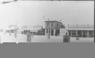 Black and White photograph.  Massingham St. Caddy's, Elfords, Gardner, Commercial Bank of Australia, Tolerton's Newsagency