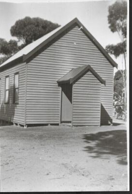 Black and White photograph Daadenning Creek Hall