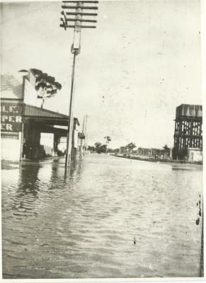 Black and White photograph of Massingham St, Kellerberrin. Looking west during flood of 1917