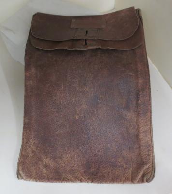 LEATHER CORRESPONDANCE BAG