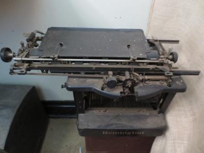 REMINGTON ACCOUNTING MACHINE TYPEWRITER