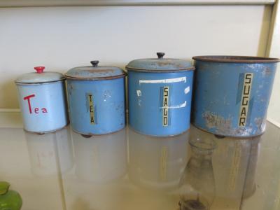 SET 4 KITCHEN CANISTERS