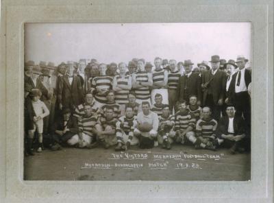MERREDIN FOOTBALL TEAM 19-8--1923