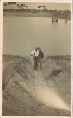 SPILLWAY INTO RAILWAY DAM 1939 MERREDIN