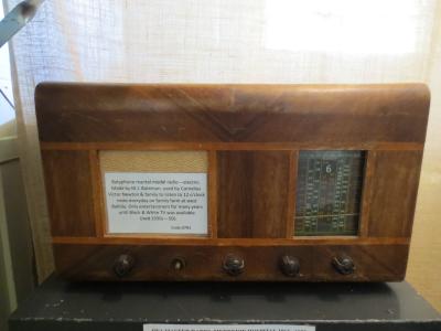 BATYPHONE MANTEL MODEL RADIO ELECTRIC