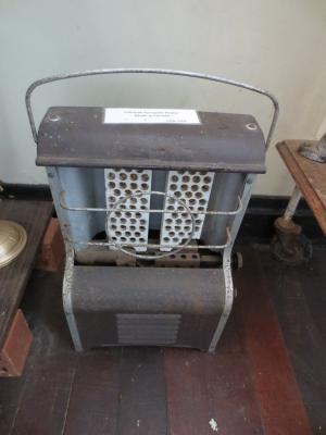 COLEMAN KEROSENE HEATER