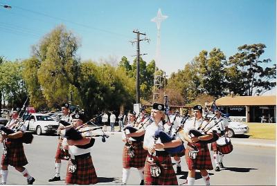 MERREDIN SHOW PARADE 2000