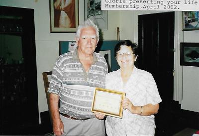 GLORIA BANKS PRESENTING LIFE MEMBERSHIP TO LES LAST 2002