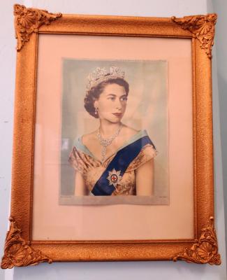 PORTRAIT QUEEN ELIZABETH