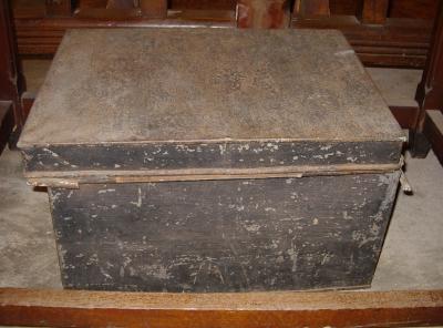 TRUNK, METAL WITH LID