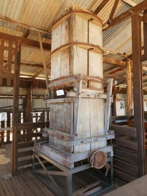 WOOL PRESS