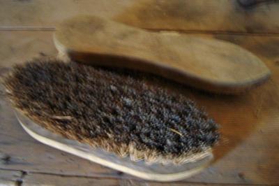 WOOD SCRUBBING BRUSH/HORSE TAIL BRUSH