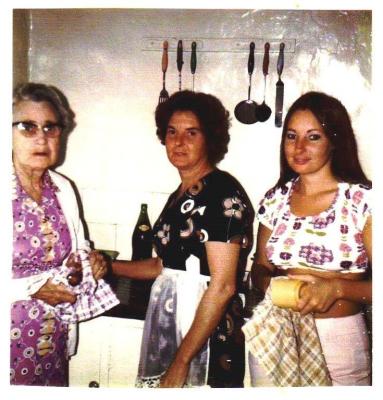 HENNEKER WOMEN IN KITCHEN AT 66 VICTORIA AVENUE