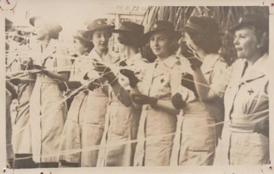 POSTCARD: GROUP OF VOLUNTARY AID DETATCHMENT VAD LADIES