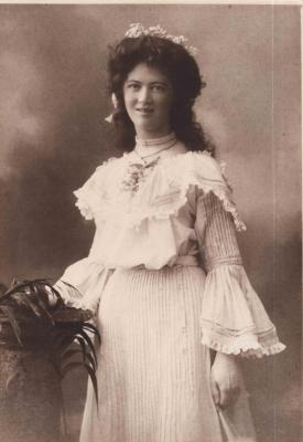 PHOTOGRAPH: KATIE SILVESTER, AGED SIXTEEN, 1903