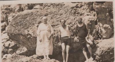 PHOTOGRAPH: MR AND MRS GRUNDMANN AT COTTESLOE, 1920