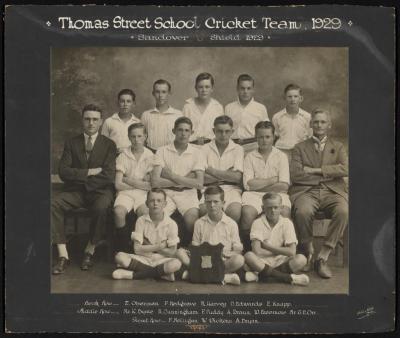 PHOTOGRAPH: THOMAS STREET SCHOOL, CRICKET TEAM, SANDOVER SHIELD 1929