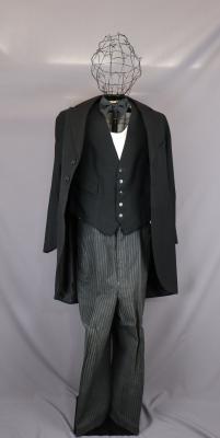 TAILCOAT SUIT JACKET - BLACK