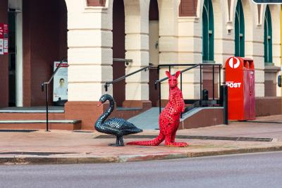 PENNY AND POUNDER (THEME, HISTORY OF THE VICTORIA PARK POST OFFICE)