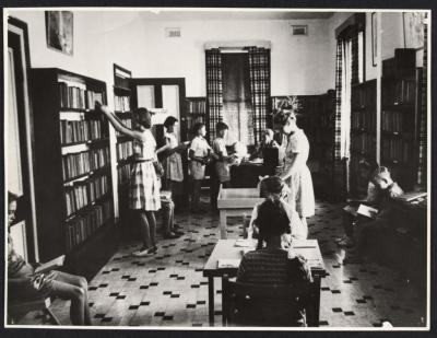 PHOTOGRAPH: CHILDREN IN THE CHILDREN'S LIBRARY