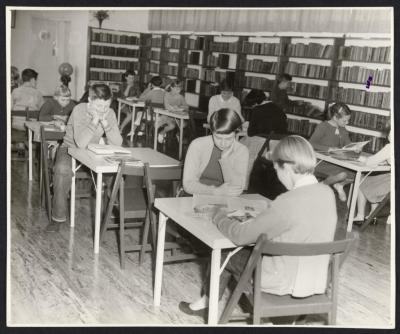 PHOTOGRAPH: CHILDREN IN THE CHILDREN'S LIBRARY