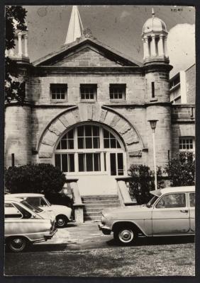 PHOTOGRAPH: ORIGINAL ENTRANCE TO KING EDWARD MEMORIAL HOSPITAL