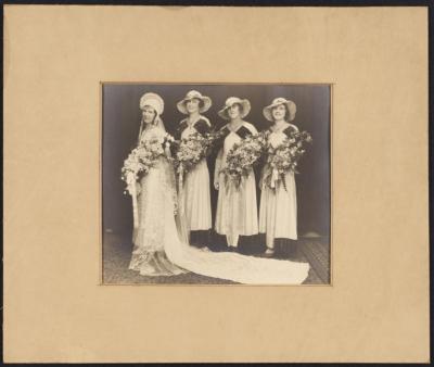 PHOTOGRAPH: MRS M.E. SIMS AND ATTENDANTS - WEDDING PHOTOGRAPH