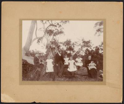 PHOTOGRAPH: COUNCILLOR T.W. HETHERINGTON AND FAMILY