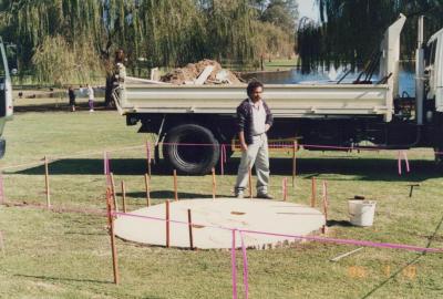 PHOTOGRAPH: BUILDING AND ERECTING OF SIGN FOR JUALBUP LAKE