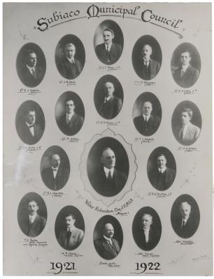 PHOTOGRAPH: MAYOR AND COUNCILLORS 1921 - 1922