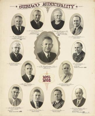 PHOTOGRAPH: MAYOR AND COUNCILLORS 1951 - 1952