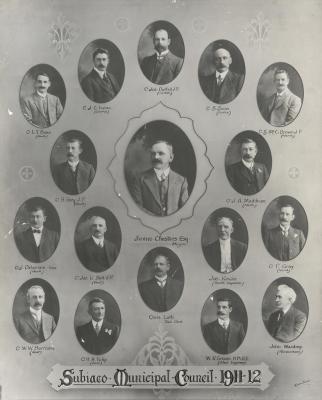 PHOTOGRAPH: MAYOR AND COUNCILLORS 1911 - 1912