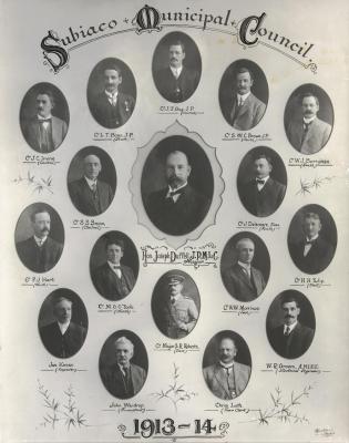 PHOTOGRAPH: MAYOR AND COUNCILLORS 1913 - 1914