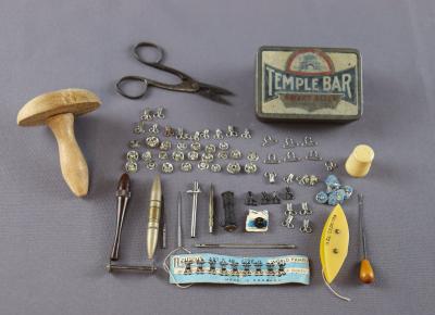 COLLECTION OF SEWING ITEMS