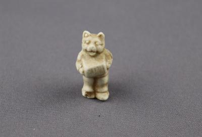 PUDDING CHARM - CAT WITH ACCORDION