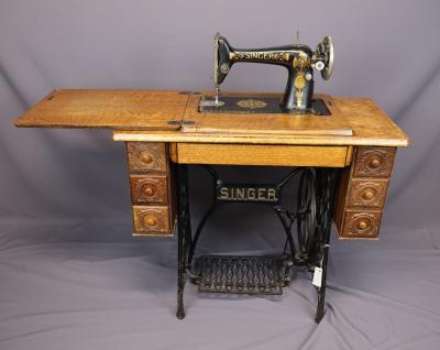 SEWING MACHINE - SINGER