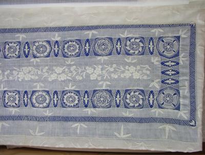 DRAWN THREAD, SOL, TEA CLOTH