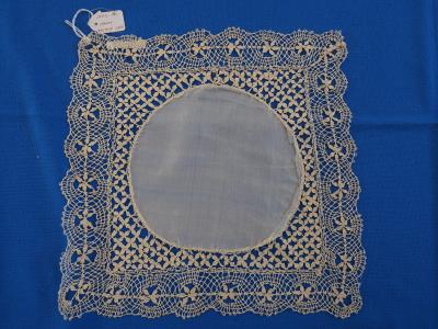 LACE, BOBBIN, MALTESE, HANDKERCHIEF