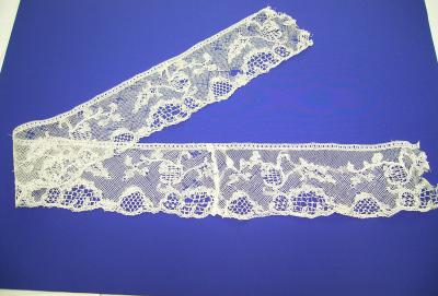 LACE, BOBBIN, BUCKINGHAMSHIRE, EDGING