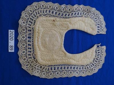 QUILTING, BIB