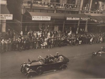 PHOTOGRAPH: PROCESSION OF DUKE OF YORK, WILLIAM STREET, PERTH