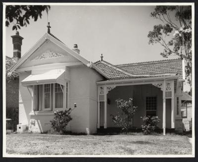 PHOTOGRAPH: HOUSE AT 125 HAMERSLEY ROAD, SUBIACO